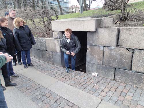 Ingången till Carolus Dux